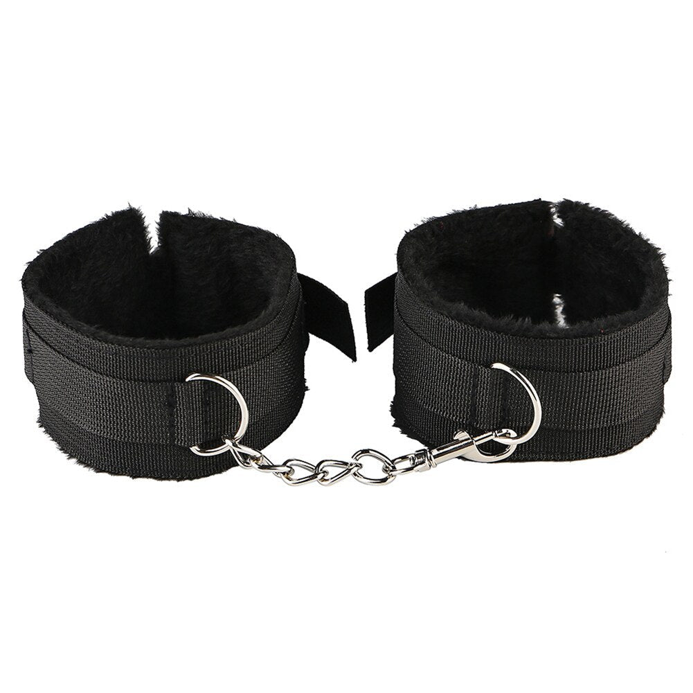 ชุดของเล่นเซ็กซ์ 26 ชิ้น กางเกงในลูกไม้เซ็กซี่ กุญแจมือ ผ้าปิดตา BDSM Bondage Set ของเล่นยั่วยวนสำหรับคู่รักและทาส