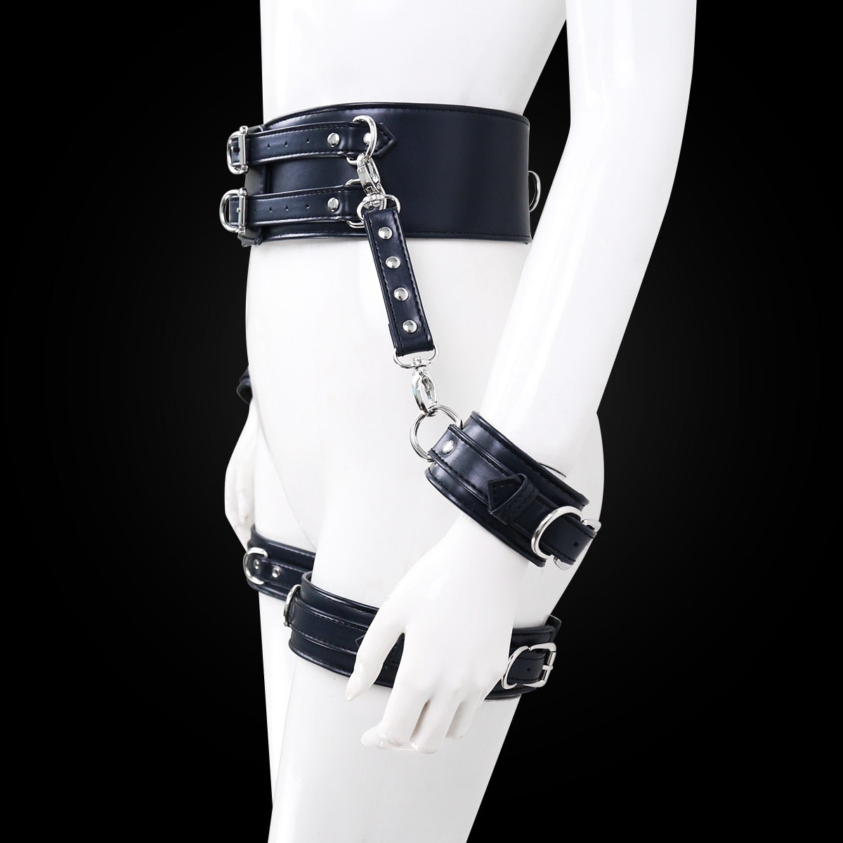 ชุดรัดตัว BDSM หนังเทียมสำหรับผู้ใหญ่ ประกอบด้วย กุญแจมือ เข็มขัด ที่รัดขา ข้อต่อตรงกลาง ของเล่นสำหรับผู้ใหญ่ ของเล่นรัดตัวสำหรับผู้หญิง