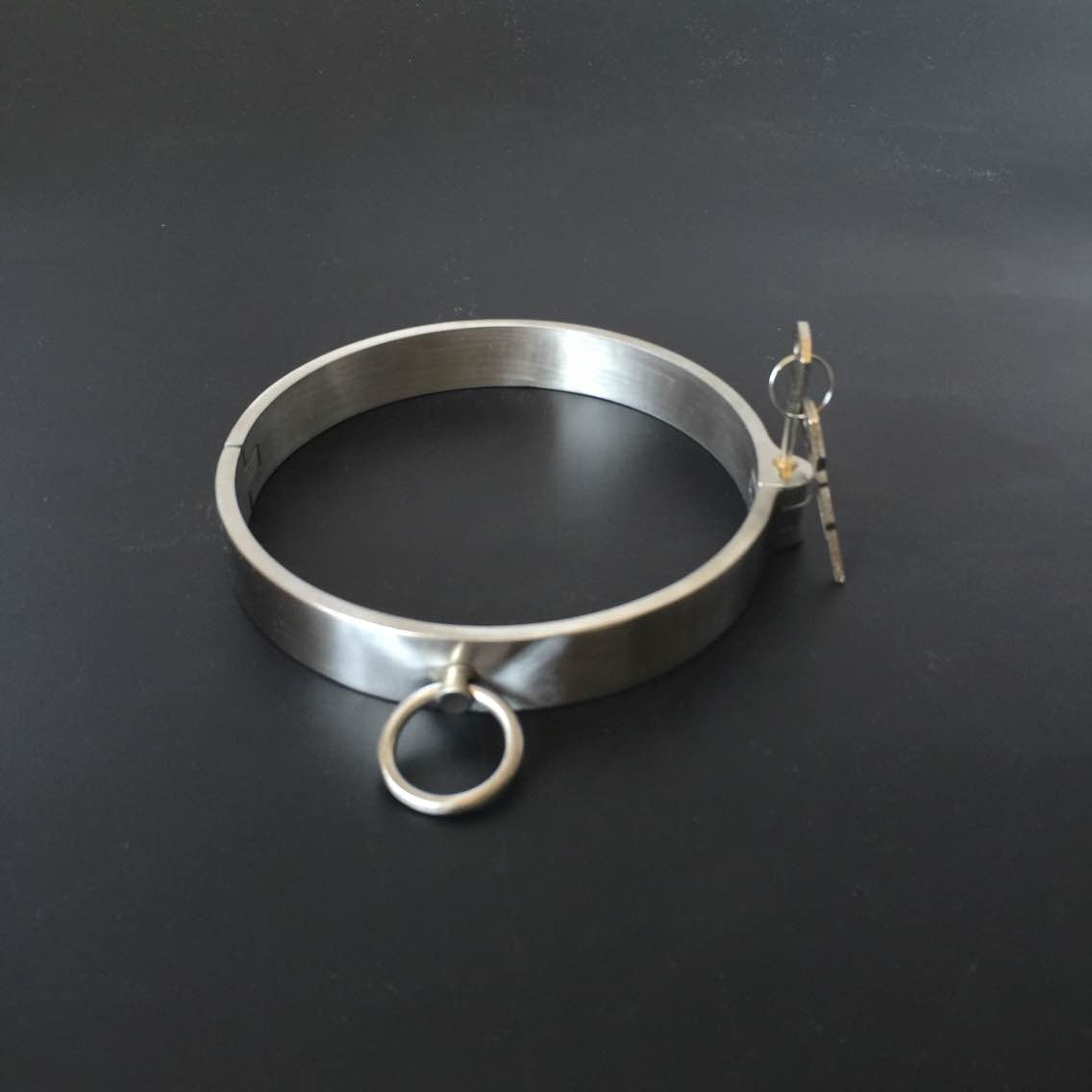 กุญแจมือข้อเท้าสเตนเลสสตีล โซ่ปลอกคอ กุญแจมือโซ่ BDSM สำหรับรัด สลักล็อคที่มองไม่เห็น อุปกรณ์ช่วยตัวเองทางเพศ